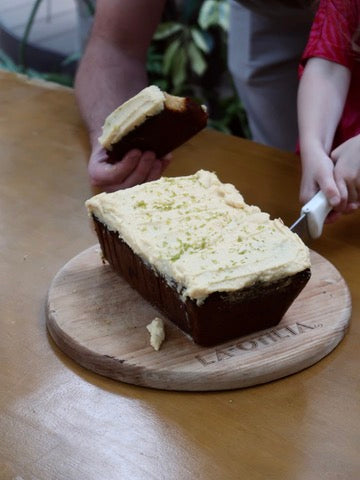 Panqué de Naranja con Curd de Mantequilla.