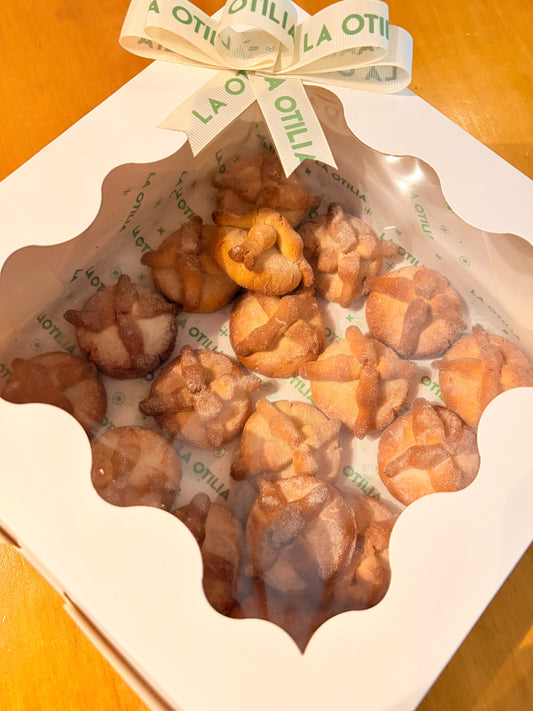 Caja de mini panes de muerto keto